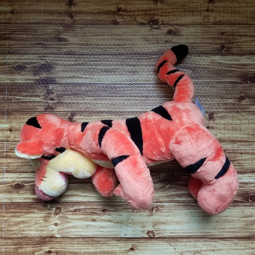 Disney Store Tigger Plush Tiger Winnie The Pooh 17 Inch Stuffed Animal